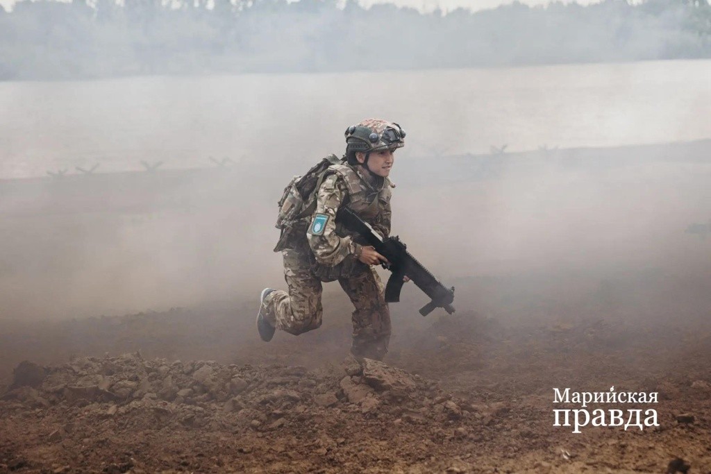 Обстановка приближенная к боевой. В атаке Дамир Медведев. 1.jpg Обстановка приближенная к боевой. В атаке Дамир Медведев. 1.jpg