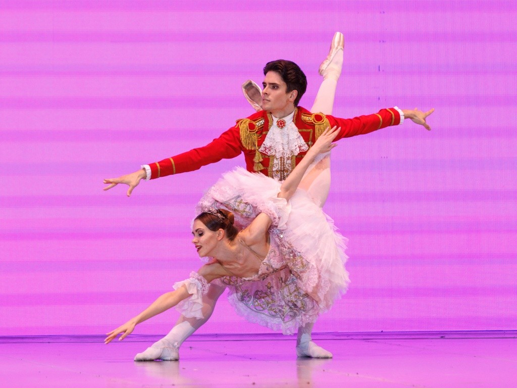 Лада Сартакова и Денис Клепиков(Владивосток) , обладатели I премии в категории Дуэт. Фото Евгения Никифорова.jpg