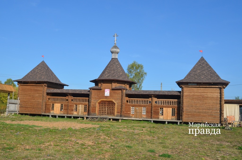 Так выглядит богатырская застава - они ставились на рубежах русской земли..jpg