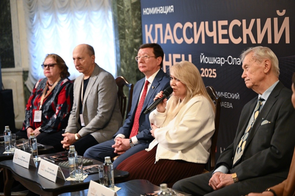 На пресс-конференции с журналистами встретились члены жюри и организаторы конкурса. Фото Юлии Михеевой.jpg