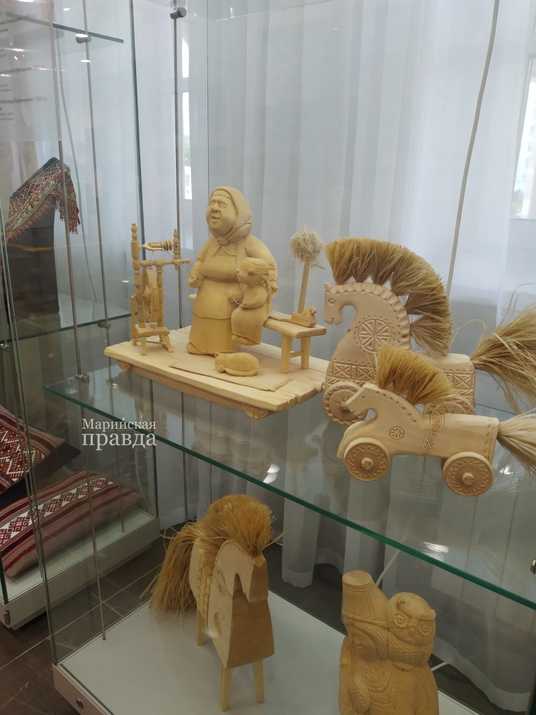 Творчество по дереву от мордовских художников.jpg