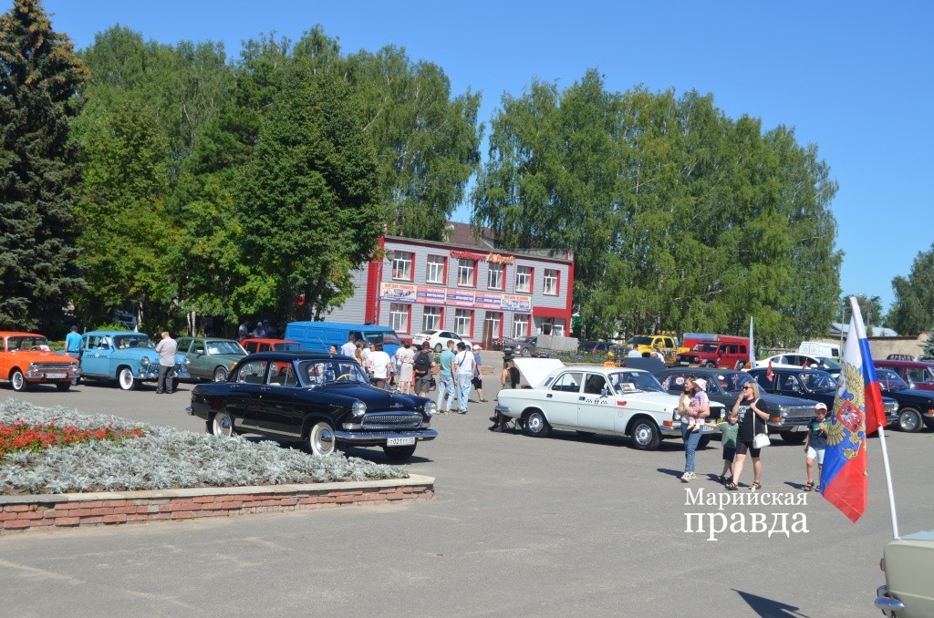 Традиционно фестиваль проходит на центральной площади поселка 1.jpg