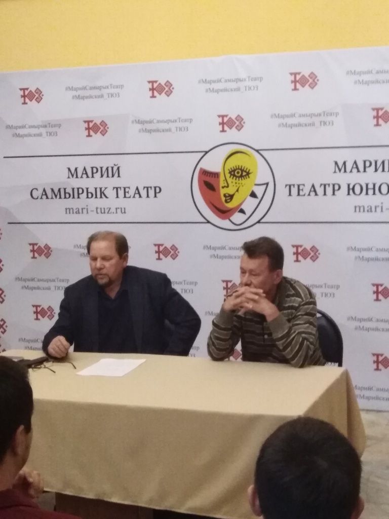 Руковдство театра поделилось с журналистами планами на сезон. Фото Марины Оленевой.jpg