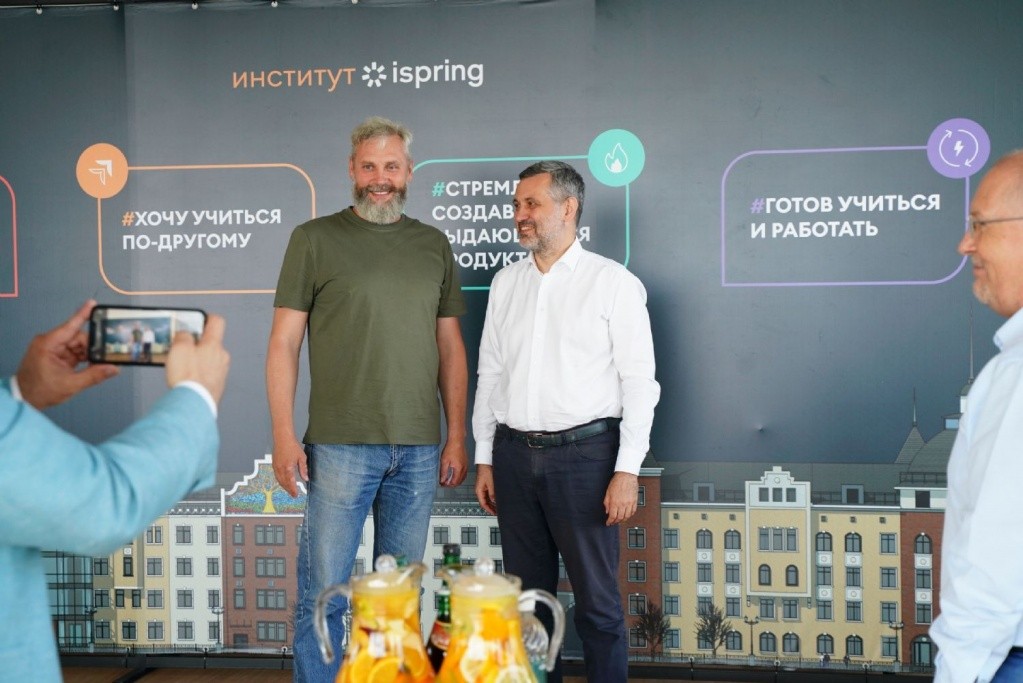 В Йошкар-Оле Владимир Легойда увидел, какими могут быть школа и вузу будущего. (Фото Виктории Соловьевой, пресс-служба епархии). В Йошкар-Оле Владимир Легойда увидел, какими могут быть школа и вузу будущего. (Фото Виктории Соловьевой, пресс-служба епархии).