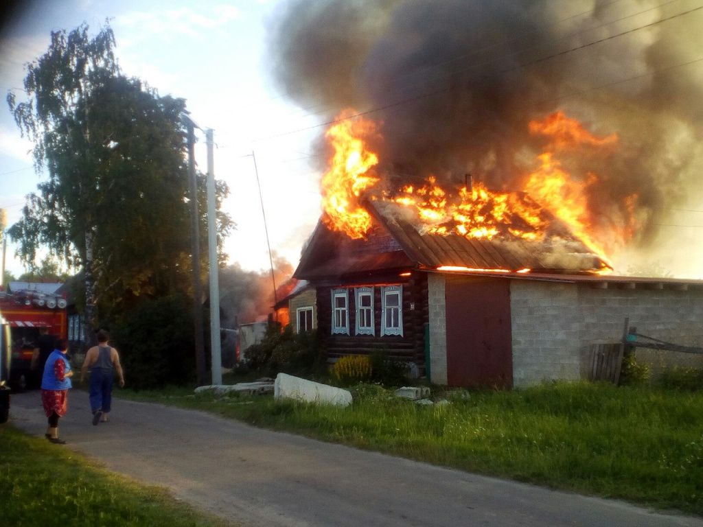 Через 10 минут с начала пожара.