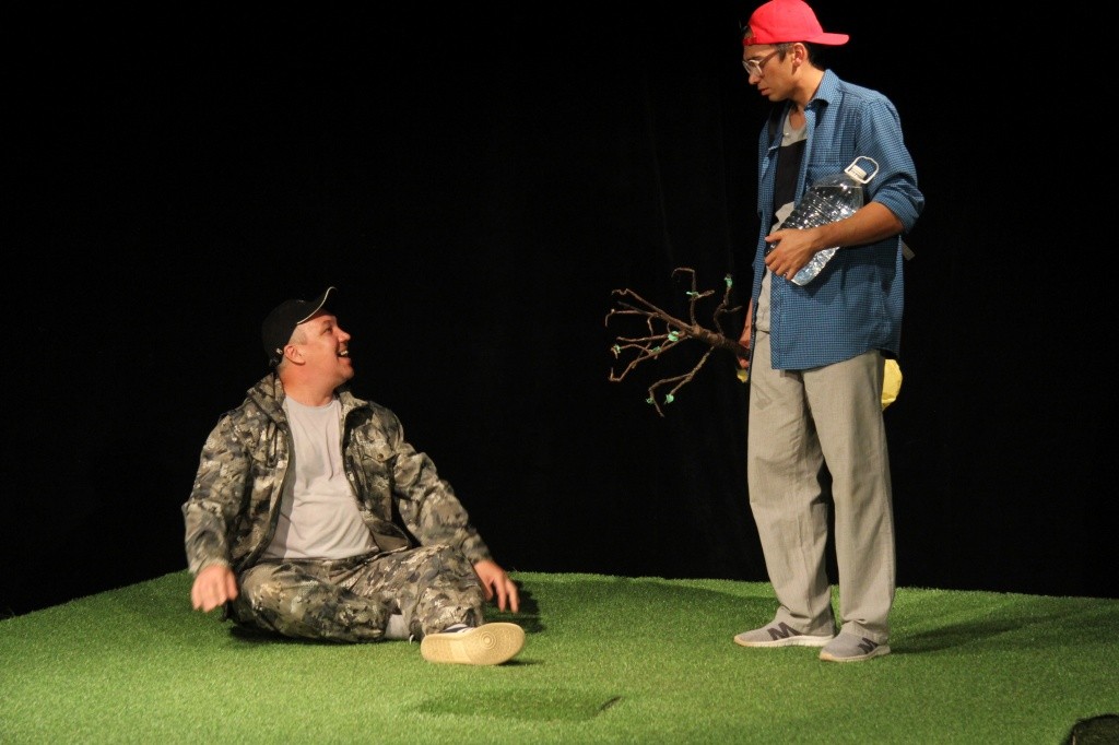 И яблоня не яблоня, и поле не поле.jpg