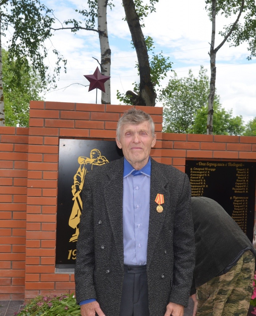 Владимир Попов организовал земляков на полезное дело. Владимир Попов организовал земляков на полезное дело.jpg