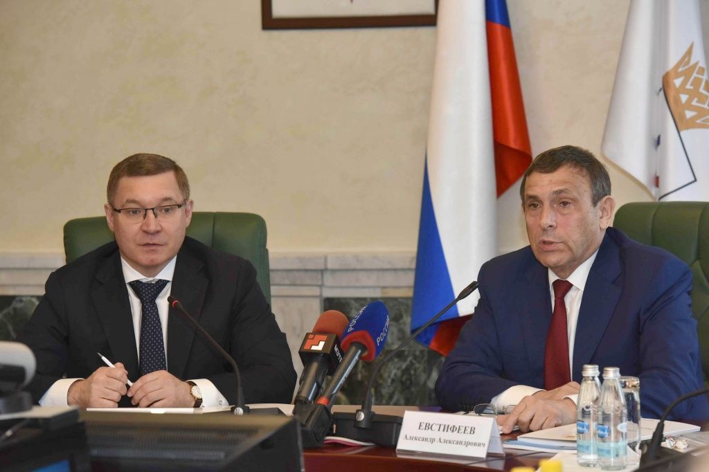 Евстифеев и Якушев.jpg