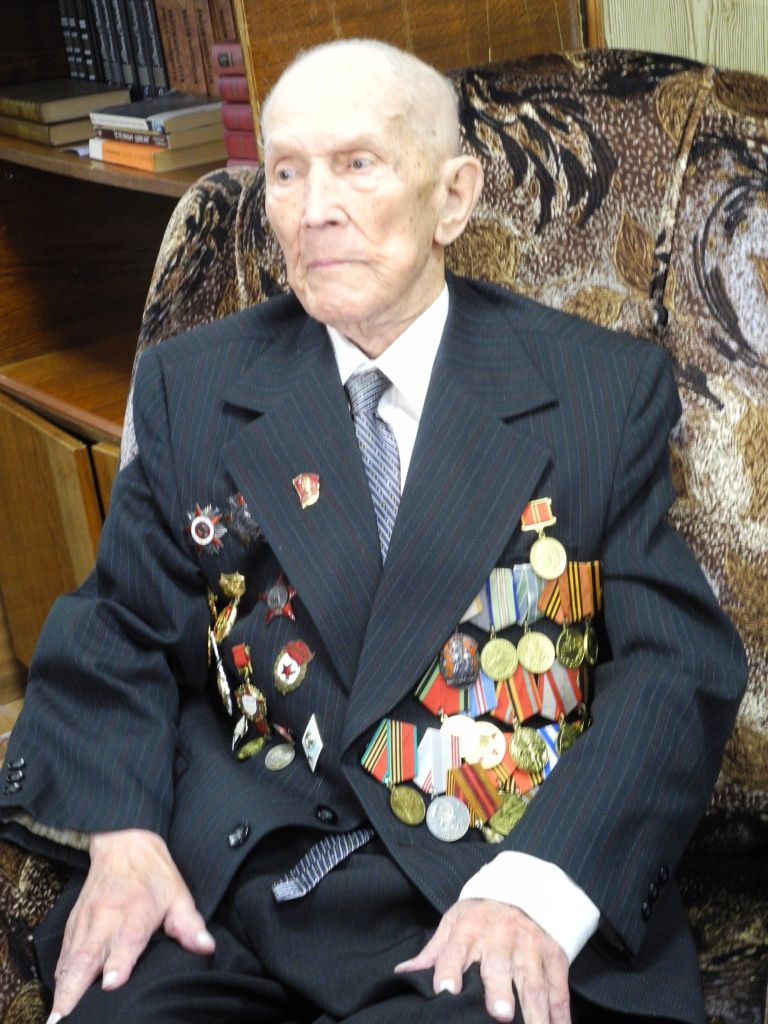 Не каждому выпадает счастье лично принимать поздравления с вековым юбилеем. (Фото Натальи Кулишовой).