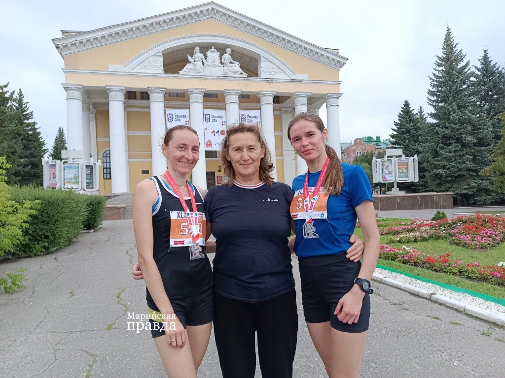 chuvashiskie_pobeditelnitsy_s_trenerom (1) (1).jpg