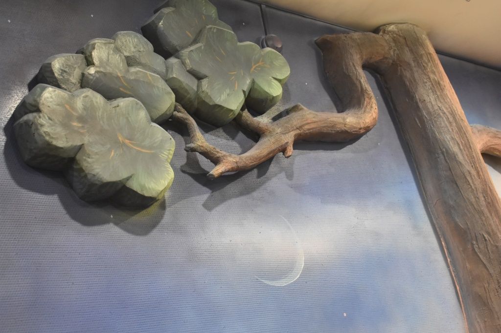 Бутафорская сосна