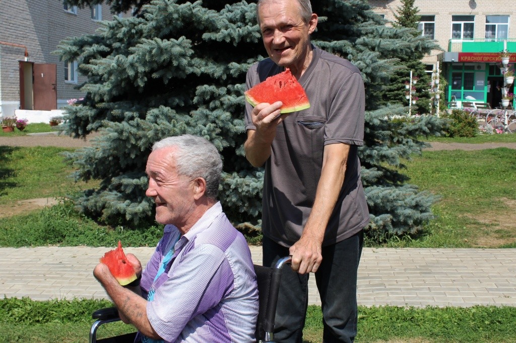 В волонтеры - по велению души. (Фото предоставлено Красногорским домом-интернатом).