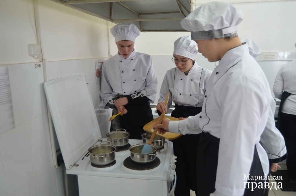 Измельченные овощи обязательно нужно попассеровать..jpg