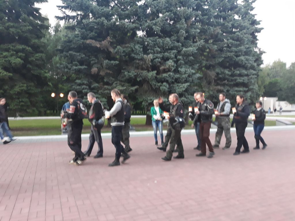 У Монумента Славы. Фото автора.