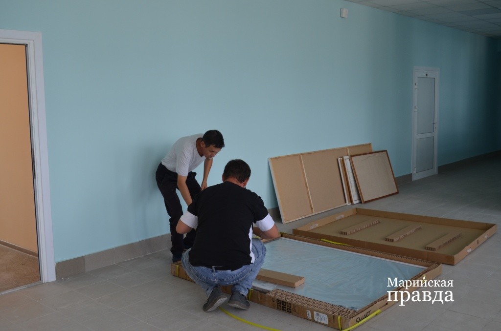 Закуплено шесть новых мультимедийных проекторов..jpg