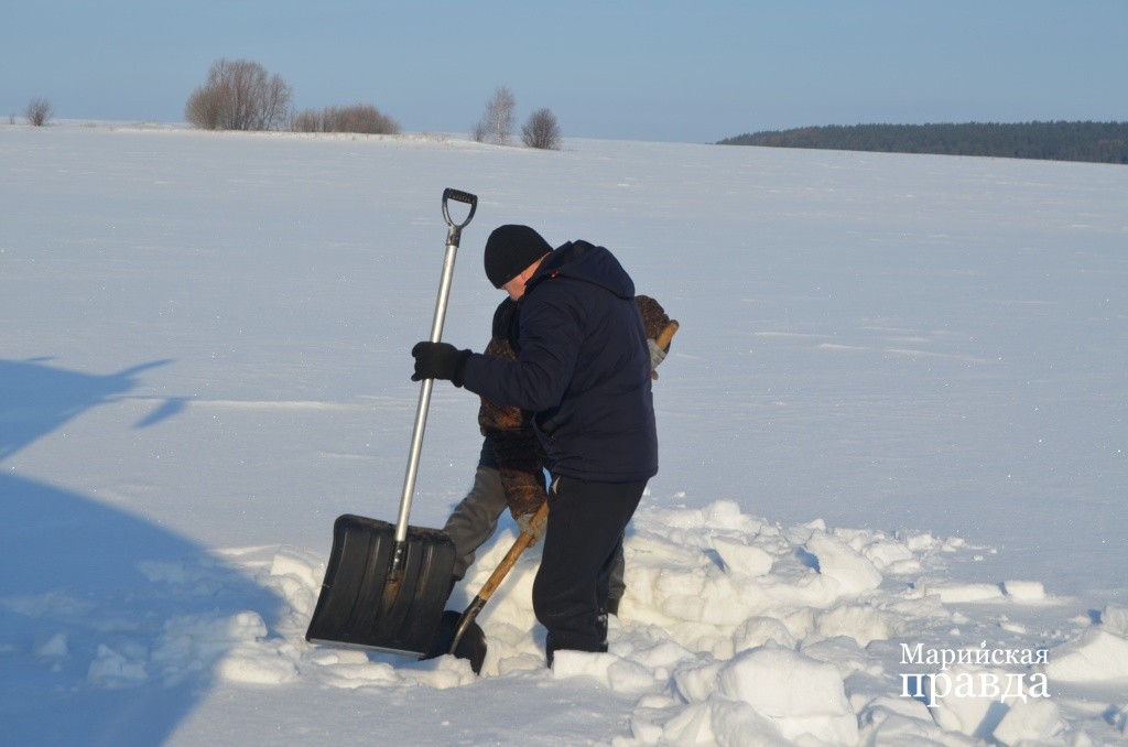 Работа начинается с очистки от снега..jpg