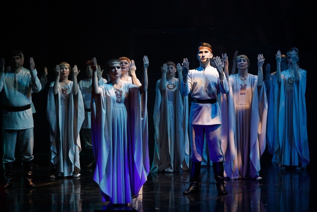 В постановке звучит очень много молитв.jpg В постановке звучит очень много молитв.jpg