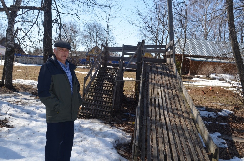 Эту горку строили по инициативе Анатолия Сергеевича. Эту горку строили по инициативе Анатолия Сергеевича.jpg
