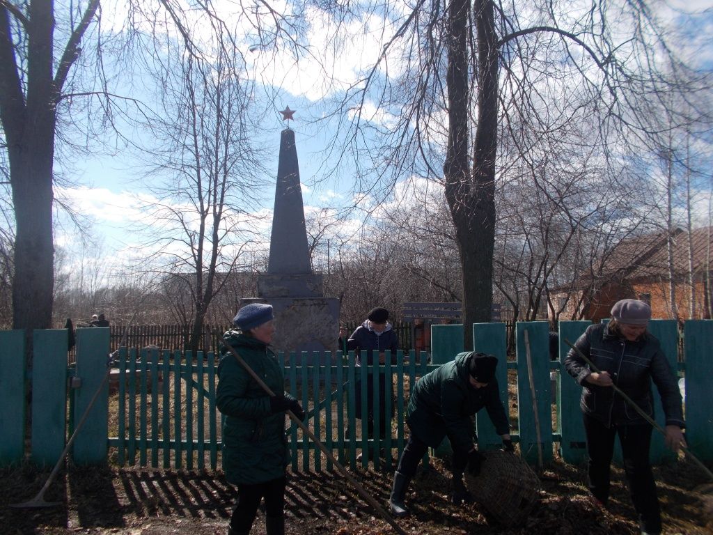 вид обелиска сейчас_Емешево.JPG