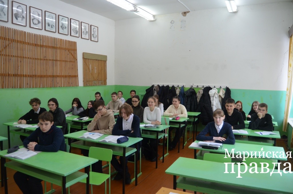 Для параньгинских девятиклассников сегодня первый учебный день на новом месте..jpg