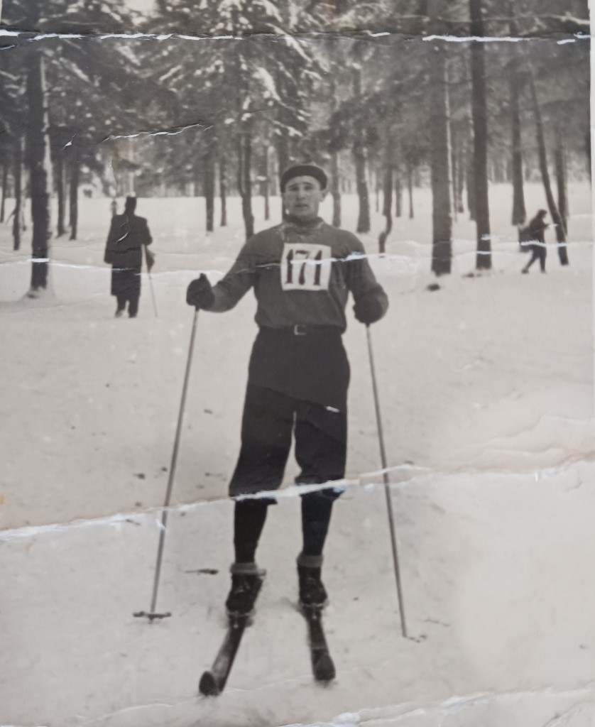 Мартынов-лыжник(сайт).jpg