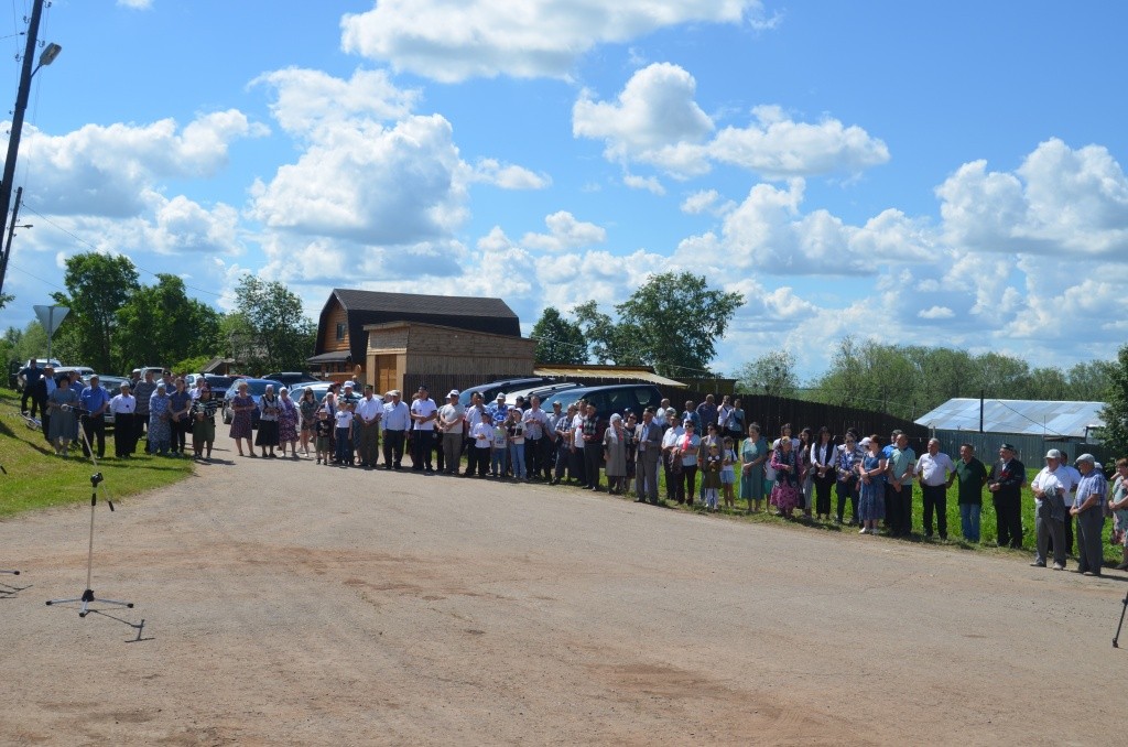 Портчара деревня небольшая. но народу собралось очень много. Портчара деревня небольшая. но народу собралось очень много.jpg