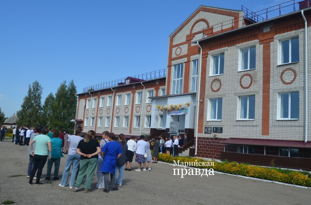 В школе новая крыша, инженерные коммуникации, пластиковые окна1.jpg