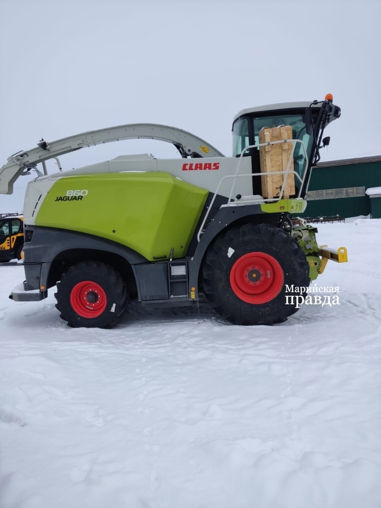 Высокопроизводительная техника позволяет обходиться меньшим числом механизаторов. Высокопроизводительная техника позволяет обходиться меньшим числом механизаторов..jpg