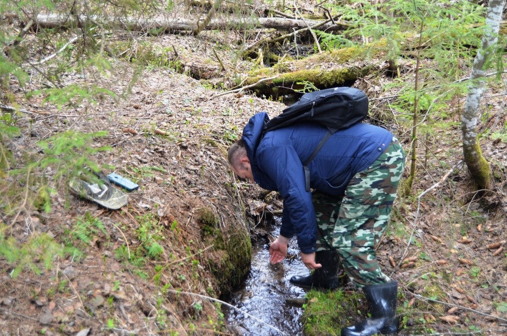 Обязательно нужно умыться и попить у истока реки.jpg