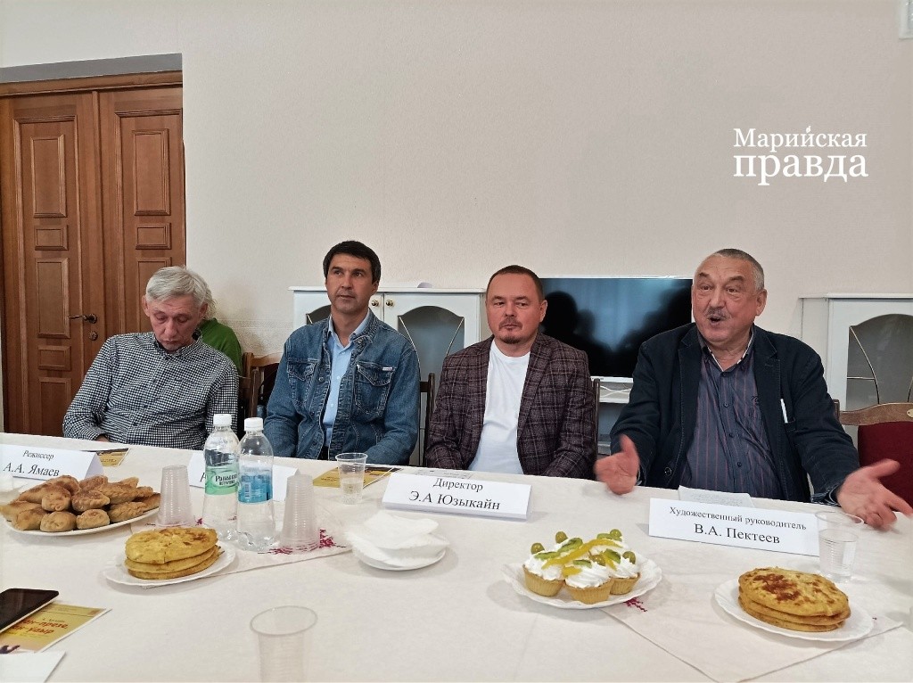 Режиссеры театра всегда открыты для диалога с прессой. Фото Марины Оленевой.jpg