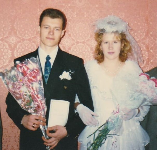 Счастливые молодожены. (Фото предоставлено Еленой Пырковой).