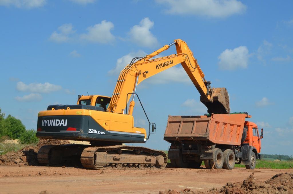 На объекте задействована серьезная техника.JPG