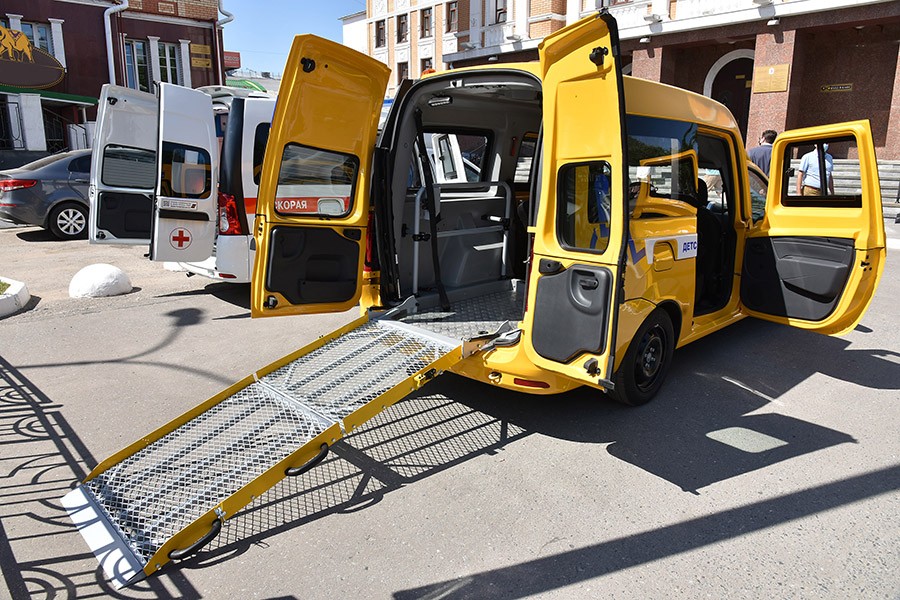 Таким спецавтотранспортом оснащены службы соцзащщиты республики. (Фото предоставлено пресс-службой Главы РМЭ).