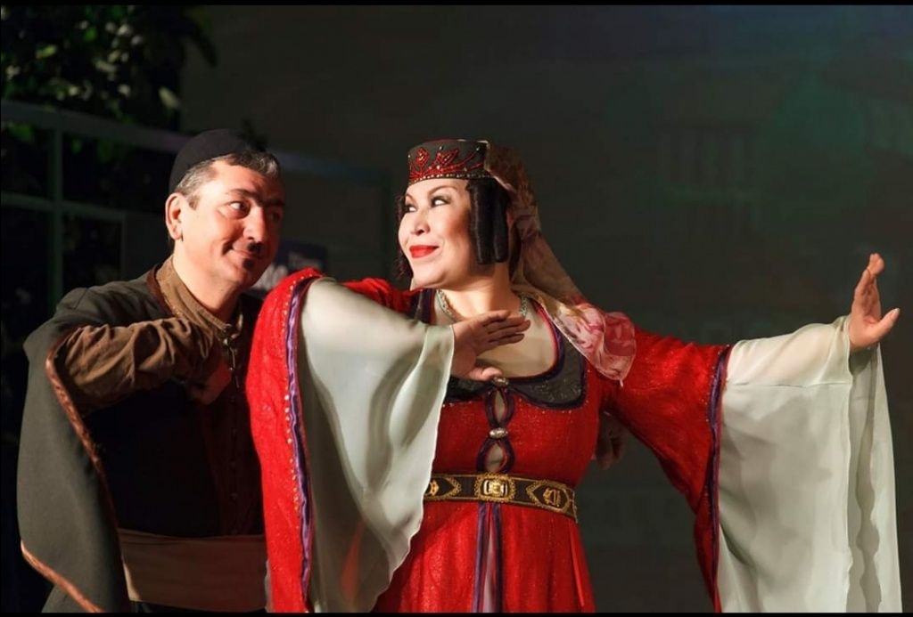 Роскошная калмыцкая Ханума. Фото предоставлено Людмилой Мансуровой.jpg