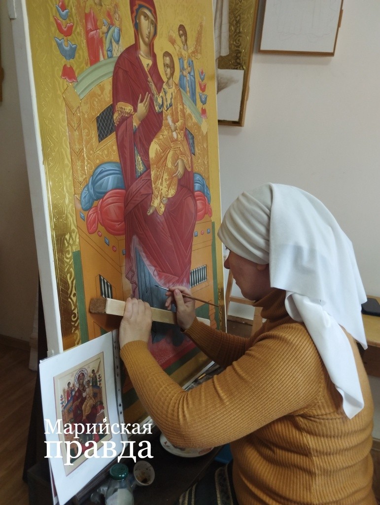 У каждого художника очередь из заказов - на месяцы и даже годы. (Фото Натальи Кулишовой/"Марийская правда").