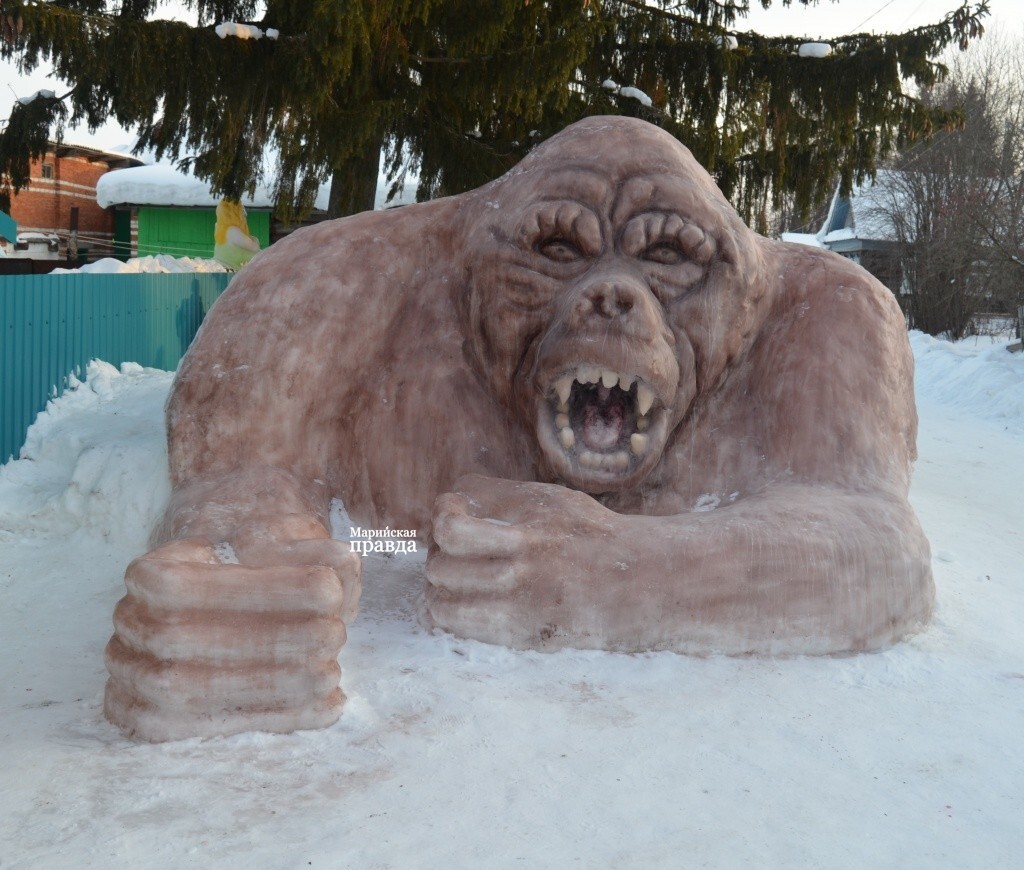 Kin_Kong_-pozhaluy_-samaya-koloritnaya-figura-v-parke-YUrskogo-perioda-Borisa-i-Anny-YAmbarshevykh (1).jpg