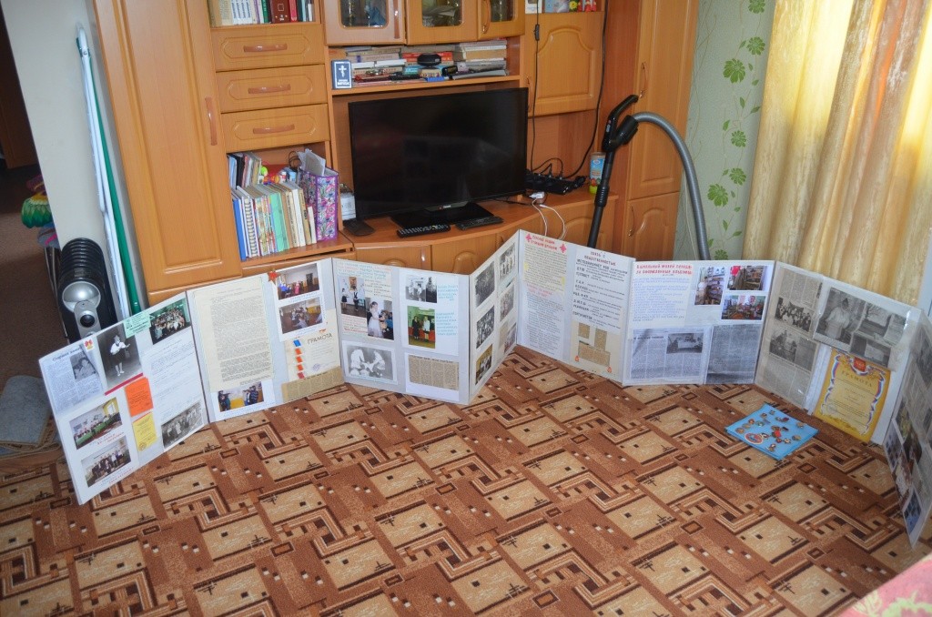 Юлия Геннадьевна ищет помещение, где бы можно было было открыть уголок по истории пионерского движения.JPG