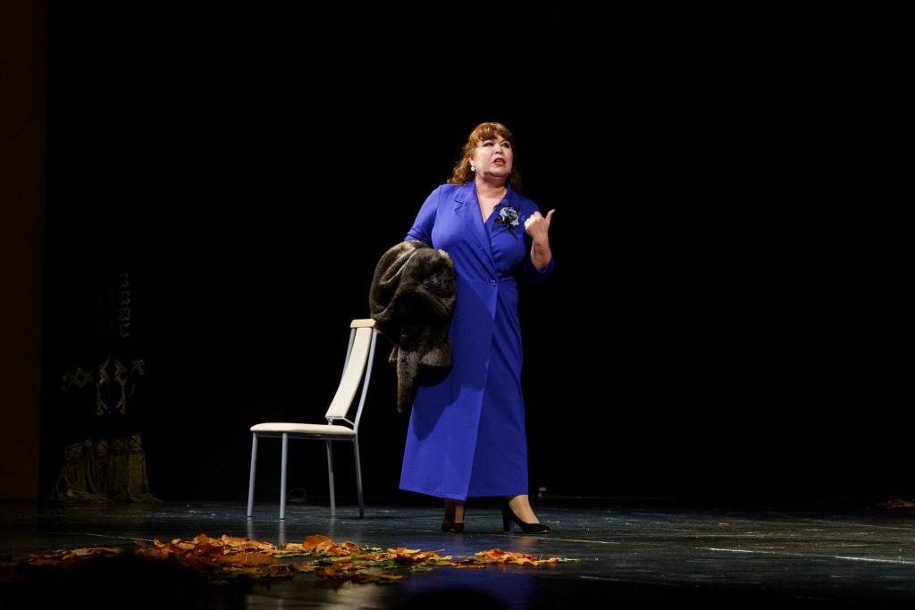 Люсиль из спектакля Бабье лето.jpg