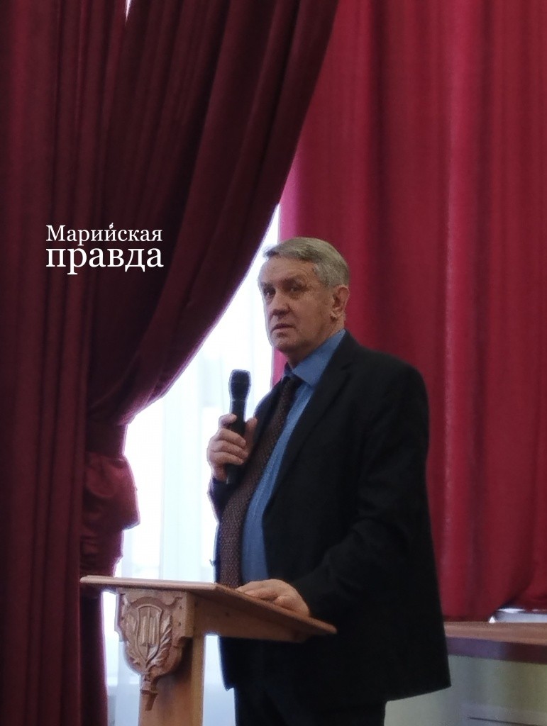 Николай Лузан откровенно отвечал на вопросы молодых зрителей. (Фото Натальи Кулишовой). Николай Лузан откровенно отвечал на вопросы молодых зрителей. (Фото Натальи Кулишовой).
