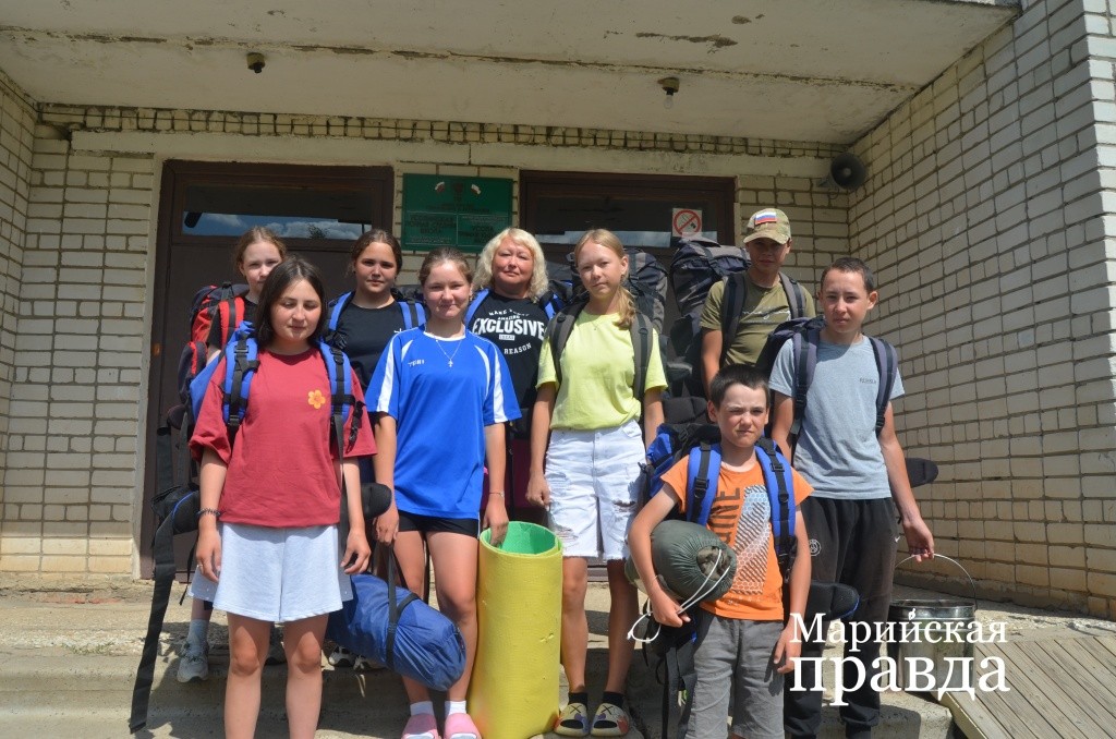 Юные туристы по возвращении из путешествия. Юные туристы по возвращении из путешествия 1.jpg