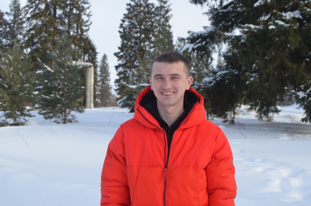 Александр Морозов бегает марафоны круглый год.jpg