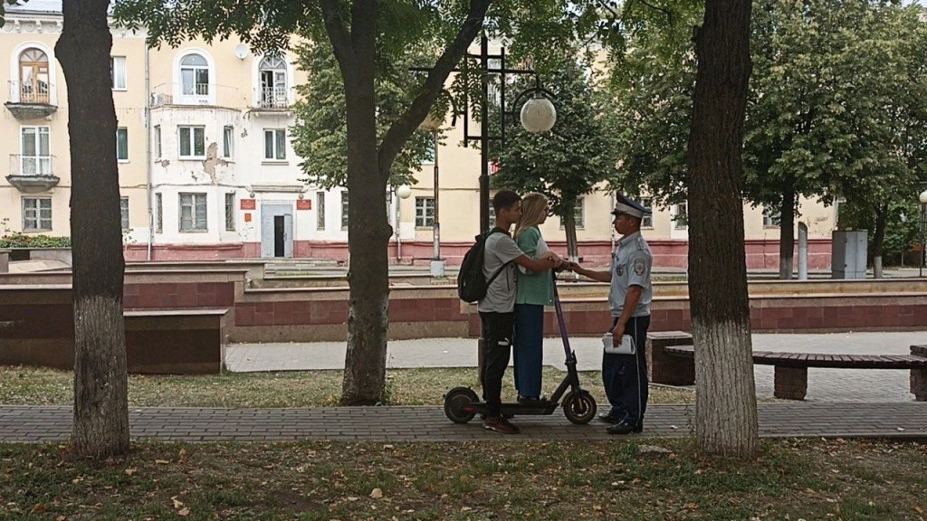 самокатчики.jpg самокатчики.jpg