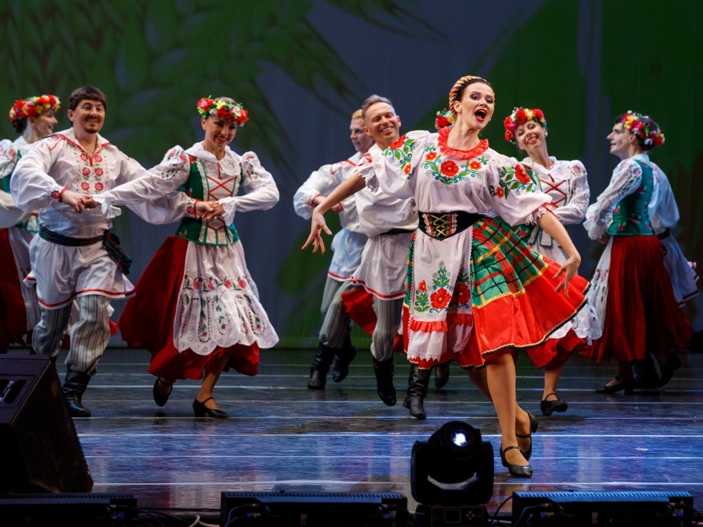 Без зажигательной лявонихи белорусы не могут обойтись ).jpg