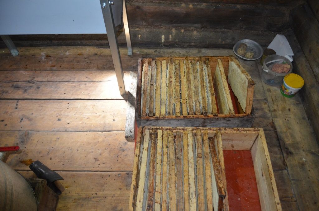 Запечатанные рамки ждут своей очереди.JPG