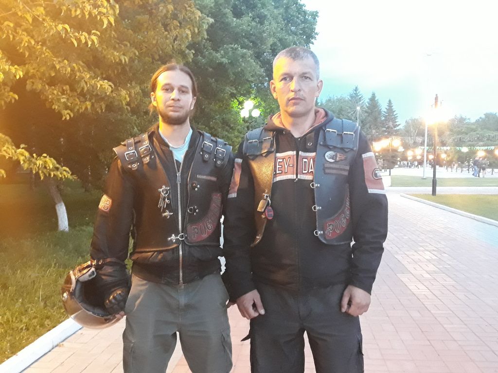 "Ночные волки". Слева - Александр, Справа - Андрей. Фото автора.