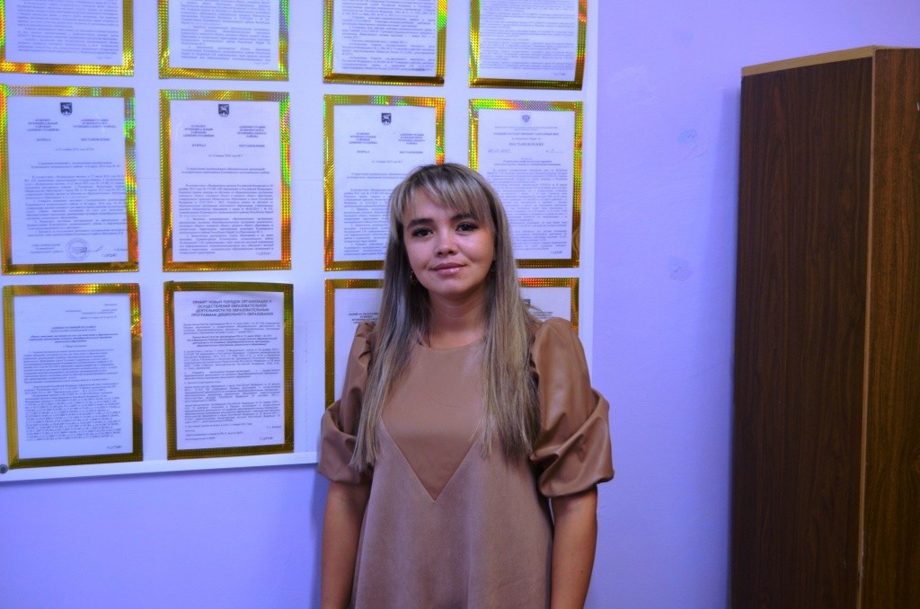 Заведующая садиком София Сидоркина родители рады, детишки в восторге.jpg