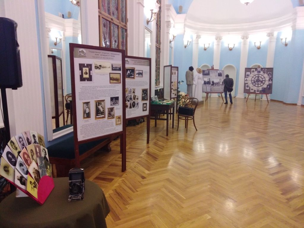 Атмосферная выставка с любопытными экспонатами. Фото Марины Оленевой.jpg