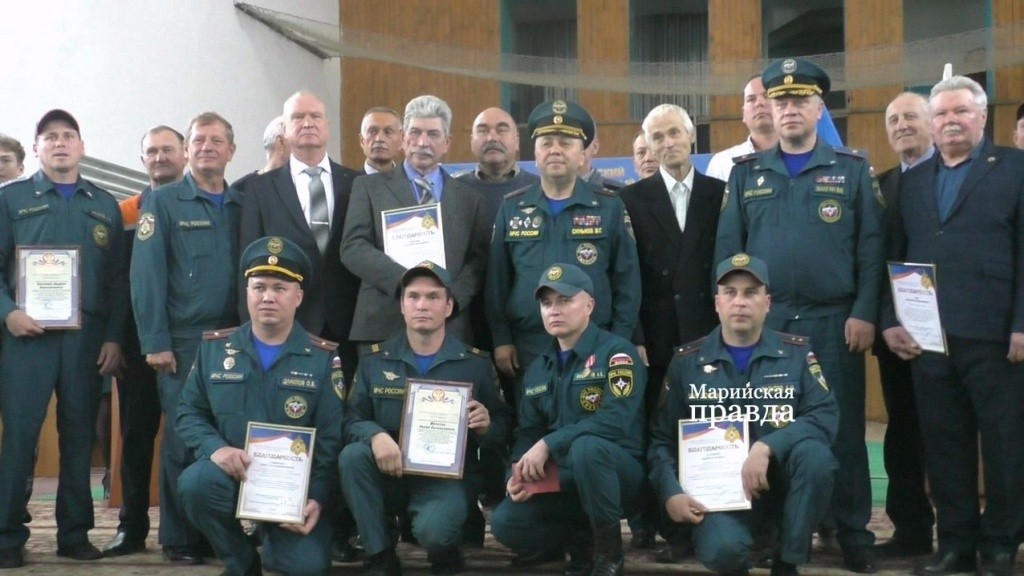 ветераны и сотрудники.jpg