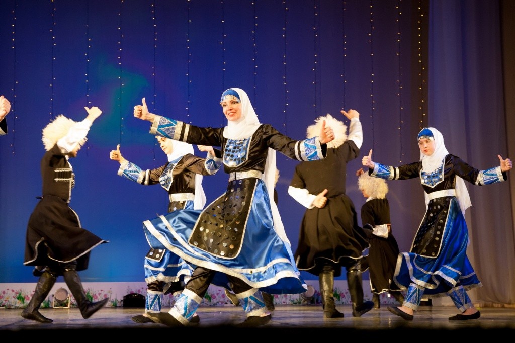 кавказский танец.jpg