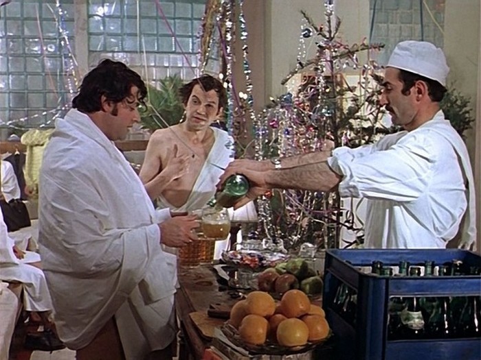 Знакомые всем кадры из фильма Ирония судьбы....jpg